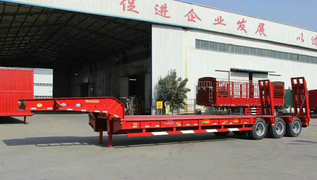 11米低平板半掛車(chē)運(yùn)輸挖掘機(jī)價(jià)格解析與成本構(gòu)成